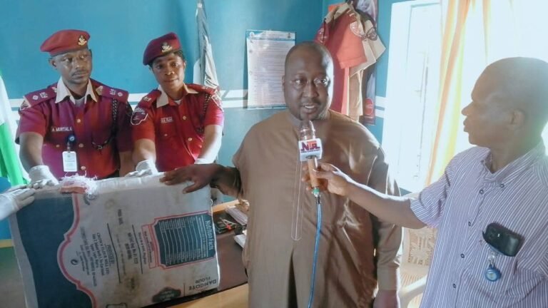 FRSC Hands Over ₦6.2m Cash, Personal Belongings Of Crash Victim To Next Of Kin In Katsina