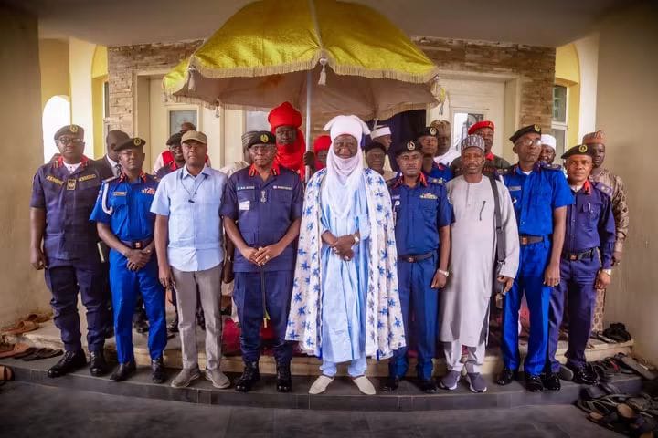 NSCDC CG Pays Condolence Visit To Royal Father, Bereaved Families In Minna